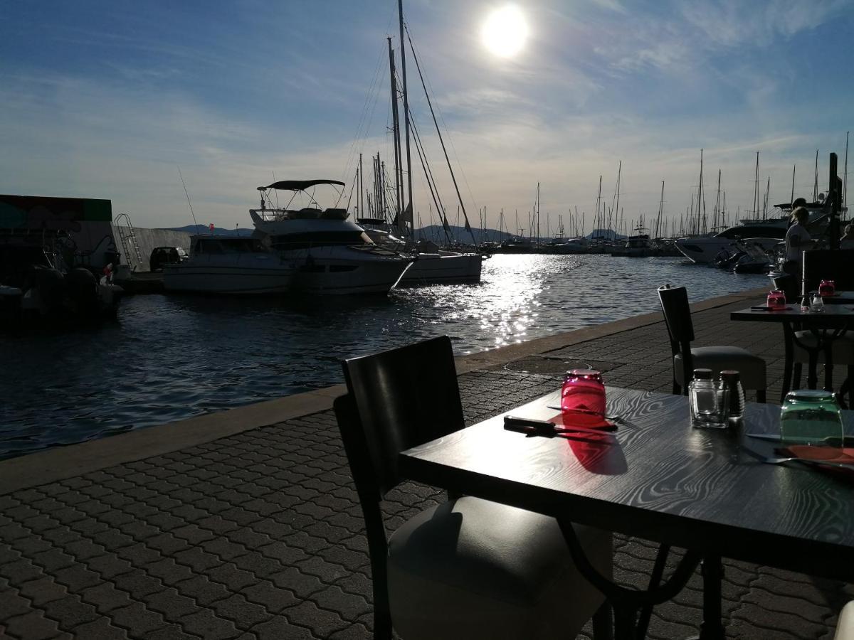 ホテル Voilier De Charme A Quai Saint-Raphaël エクステリア 写真